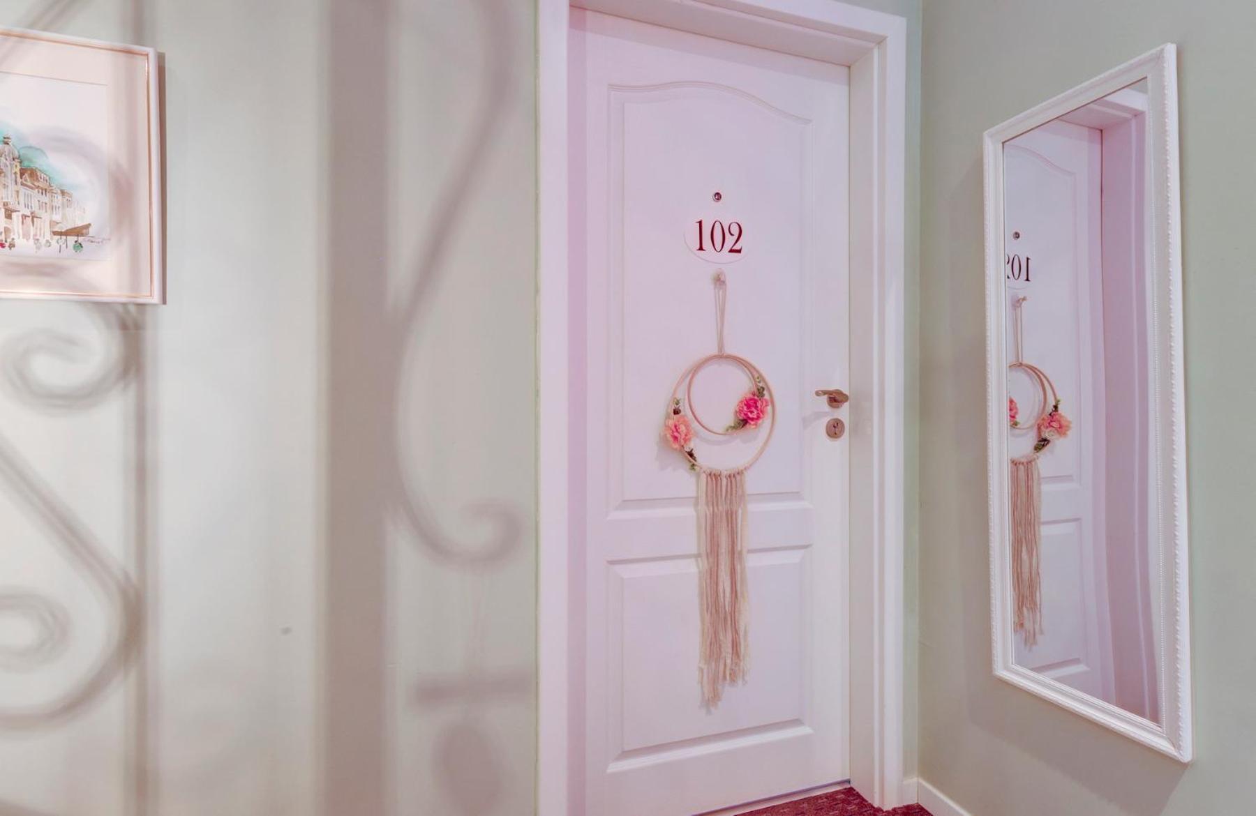 City Boutique Inn Варна Экстерьер фото